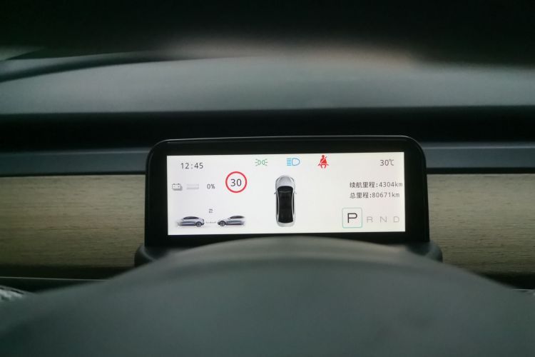 特斯拉 Model Y 2022款 后轮驱动版中控内饰14