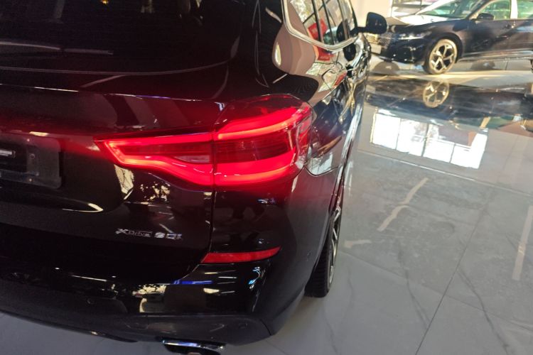 宝马X3 2021款 改款 xDrive30i 领先型 M运动套装车身外观9