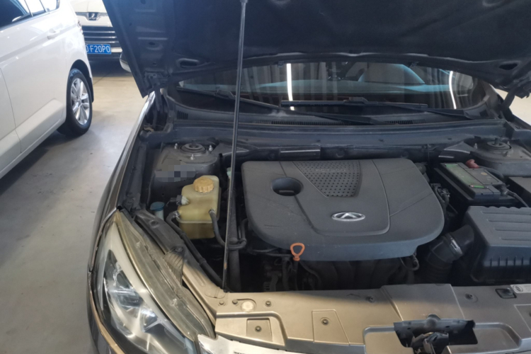 奇瑞 艾瑞泽7 2013款 1.6L CVT致享版机舱底盘25