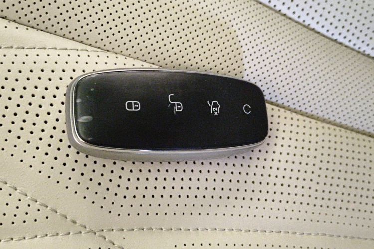 腾势D9 2024款 PIONEER 四座创领版中控内饰11