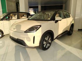 五菱汽车 缤果S 2025款 325km 尊享款