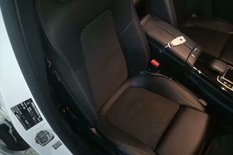 奔驰A级(进口) 2019款 A 200 动感型局部细节41