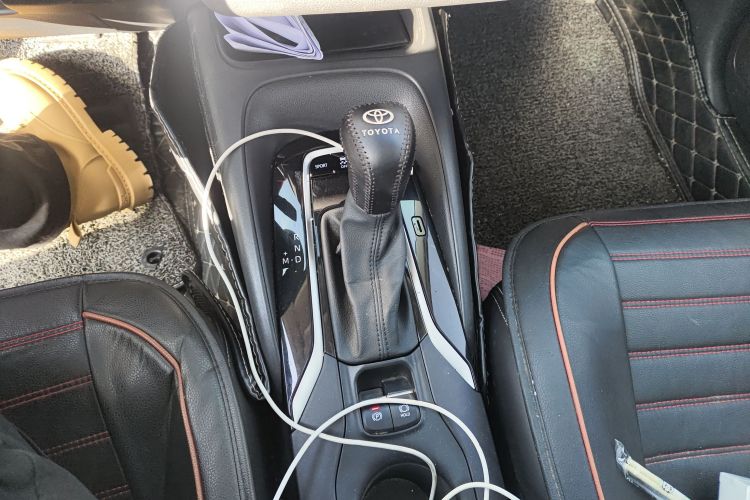 丰田 卡罗拉 2019款 1.2T S-CVT GL-i精英版中控内饰18