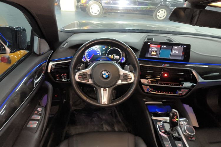 宝马5系 2018款 525Li M运动套装中控内饰13