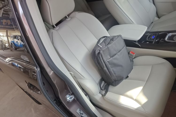 别克GL8 2020款 陆上公务舱 652T 尊贵型局部细节41