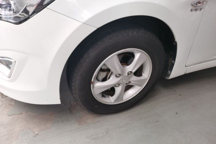 现代 瑞纳 2014款 1.4L 自动智能型GLS车身外观35