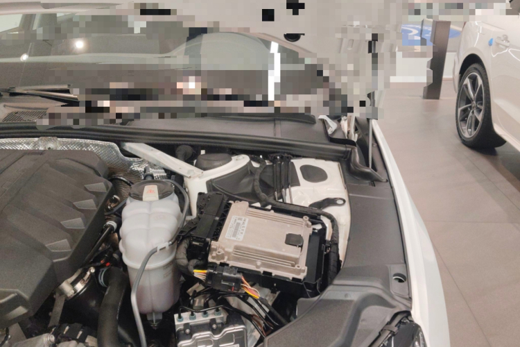 奥迪A4L 2023款 40 TFSI 时尚动感型机舱底盘26