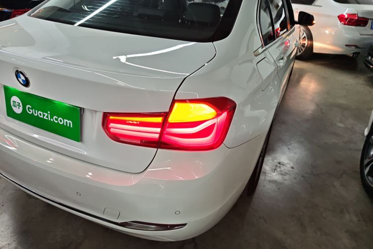 宝马3系 2016款 316Li 时尚型车身外观9