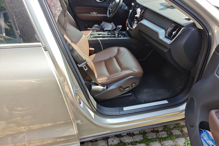 沃尔沃XC60 2020款 T5 四驱智逸豪华版局部细节9005