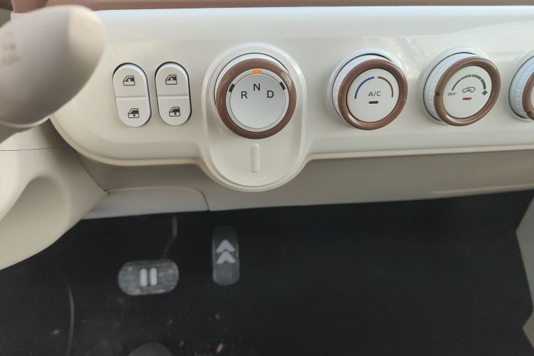 奔腾小马 2026款 222km 萌趣马 Plus中控内饰18