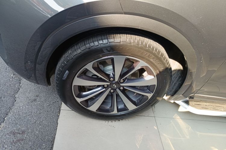 理想汽车 理想ONE 2020款 增程6座版车身外观6007