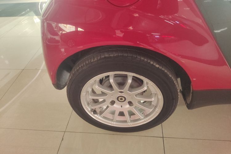 smart fortwo 2011款 1.0 MHD 硬顶标准版车身外观6003