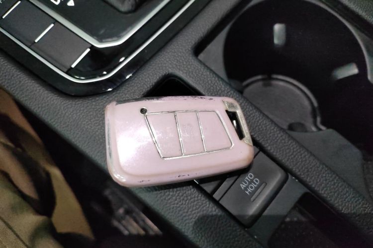 大众 迈腾 2023款 200万辆纪念版 330TSI DSG领先型中控内饰11