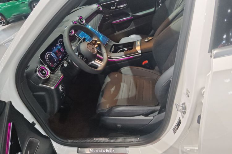 奔驰C级 2023款 改款 C 260 L 运动版中控内饰19