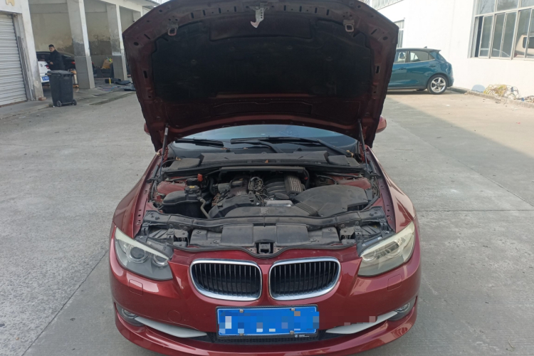 宝马3系(进口) 2011款 325i敞篷轿跑版机舱底盘24