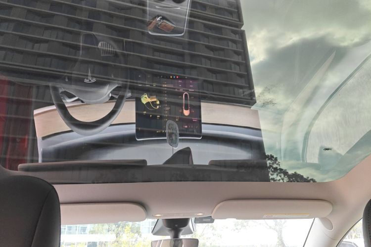 特斯拉 Model Y 2022款 后轮驱动版中控内饰22