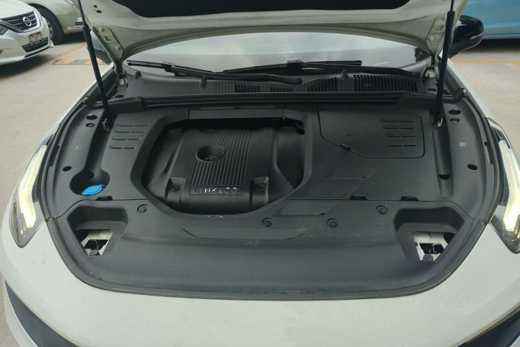 领克03 2020款 2.0TD 自动劲版机舱底盘24