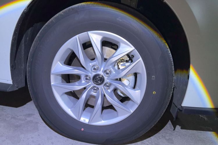 丰田 格瑞维亚 2026款 2.5L混动 舒适版车身外观10