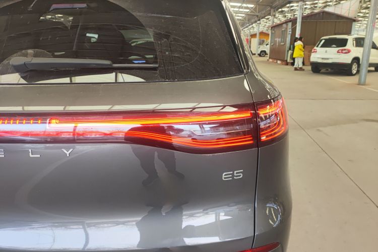 吉利银河 银河E5 2024款 530km 探索+版车身外观9