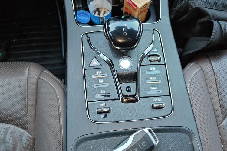 比亚迪 汉 2020款 EV 超长续航版尊贵型中控内饰18