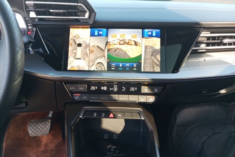 奥迪A3 2025款 A3L Limousine 35TFSI 飞驰尊享型中控内饰16