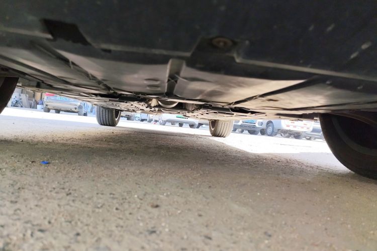 奔驰GLB 2023款 GLB 220 时尚型局部细节9008