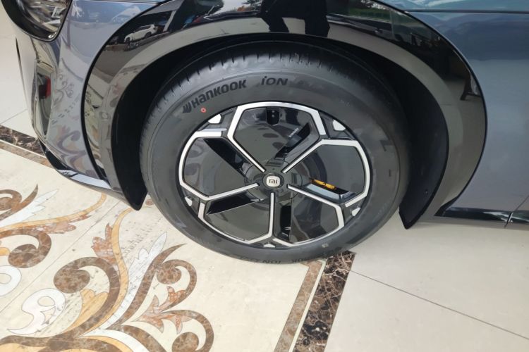 小米汽车 小米YU7 2025款 超长续航高性能四驱Max版车身外观6002