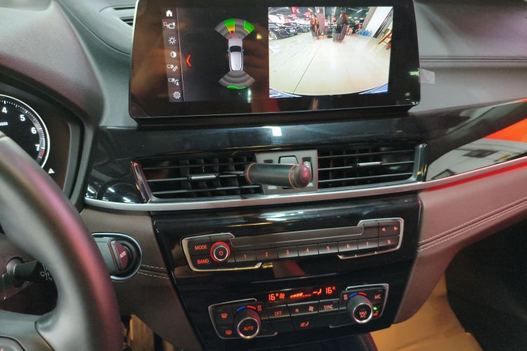 宝马X2 2023款 sDrive25i M运动曜夜版中控内饰16