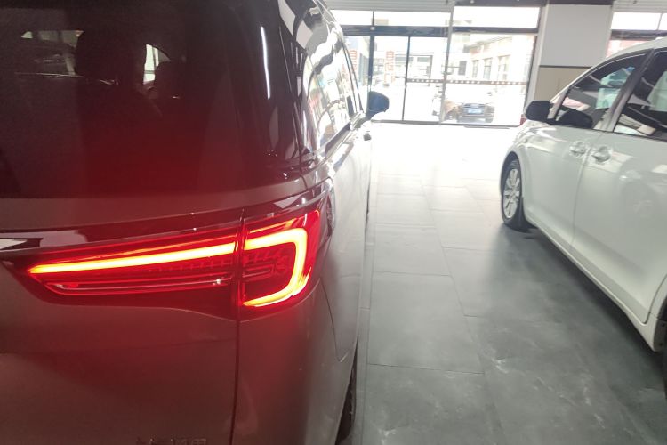 别克GL8 2023款 ES陆尊 尊享型车身外观6006