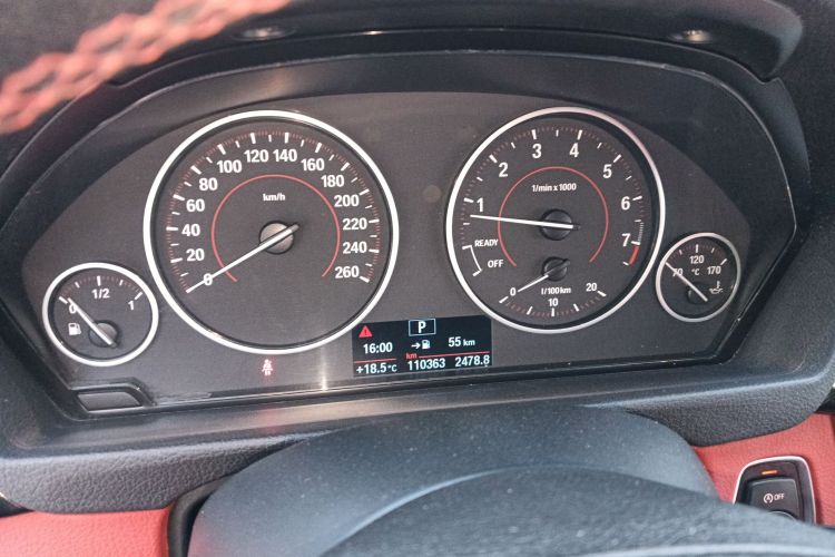 宝马4系 2016款 420i 设计套装型中控内饰14