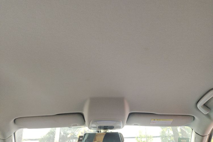 众泰SR7 2016款 1.5T CVT魔方之路版 国V中控内饰22