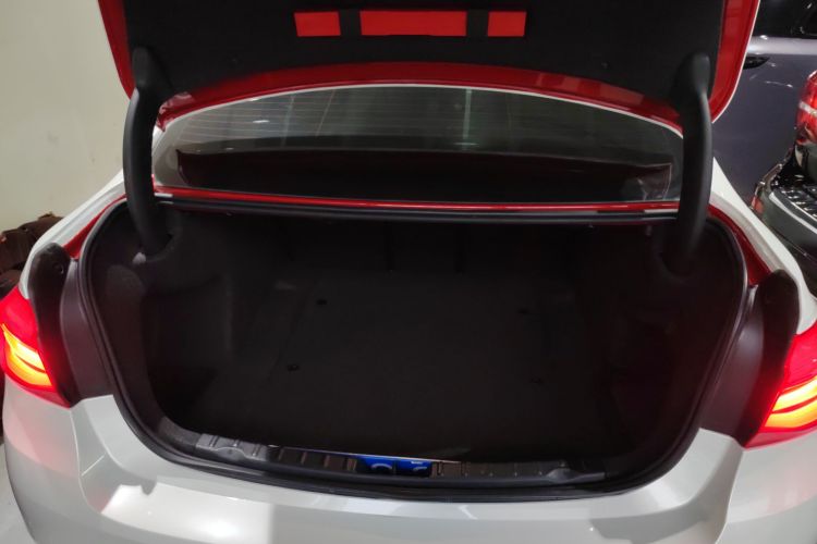 宝马3系 2018款 320Li 时尚型局部细节23