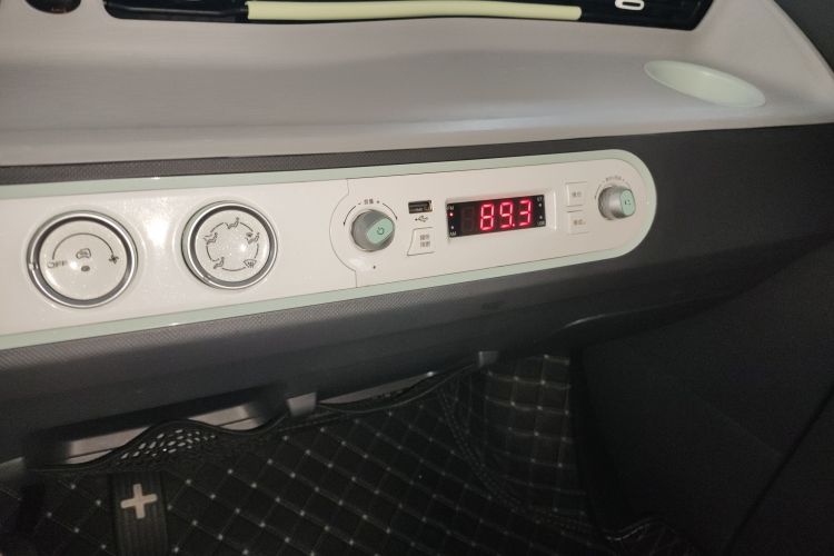 五菱汽车 宏光MINIEV 2022款 马卡龙臻享款 磷酸铁锂中控内饰16