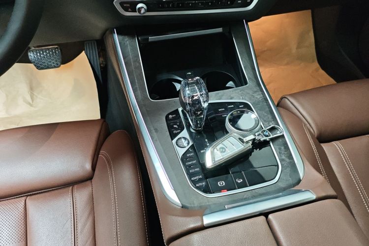 宝马X5(进口) 2019款 xDrive30i X设计套装中控内饰18