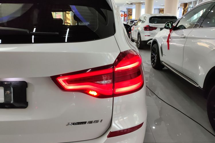 宝马X3 2021款 xDrive28i 豪华套装车身外观9