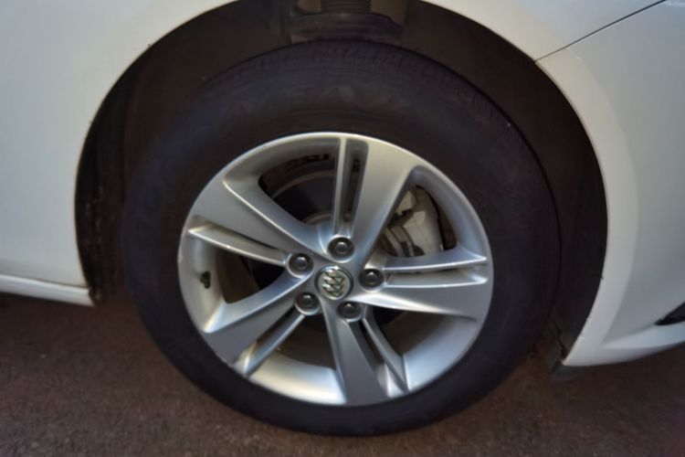 别克 君威 2019款 20T 精英型 国VI车身外观10