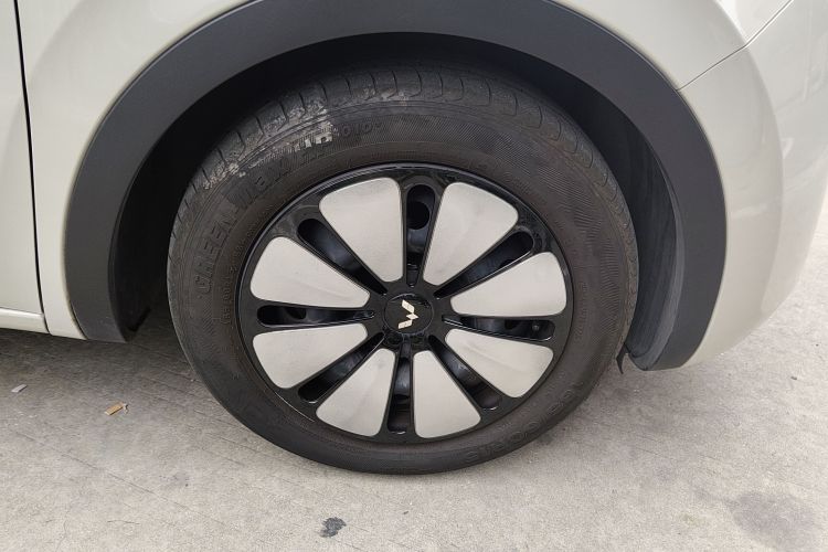 五菱汽车 五菱缤果 2023款 333km 悦享+款车身外观10