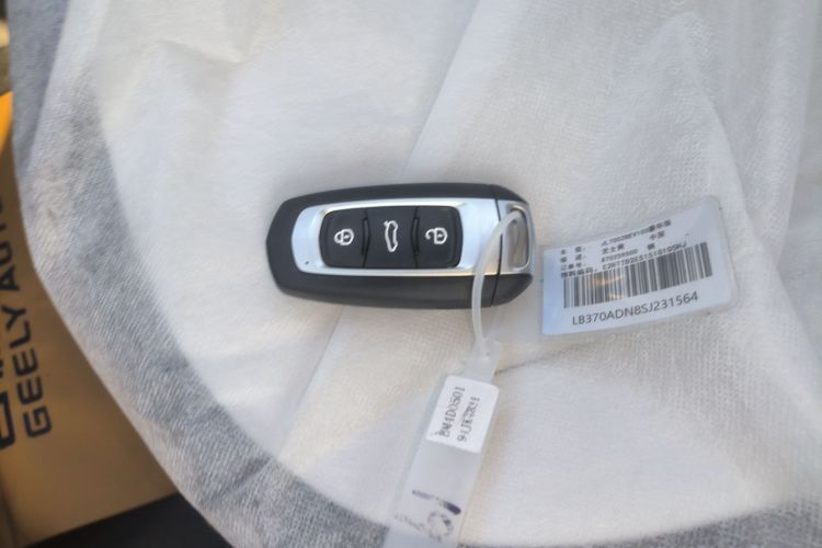 吉利银河 熊猫 2025款 210km 元气熊中控内饰11