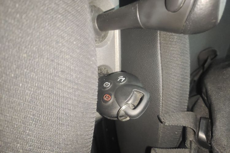 smart fortwo 2011款 1.0 MHD 硬顶标准版中控内饰7001