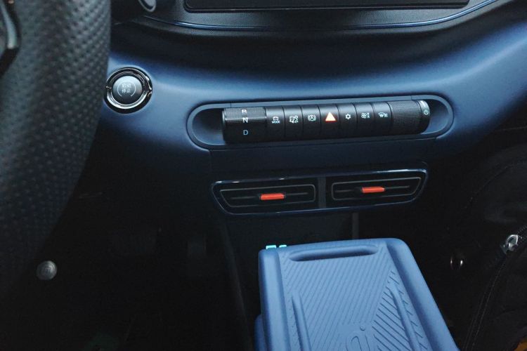 比亚迪 海鸥 2024款 荣耀版 305km 活力版中控内饰18