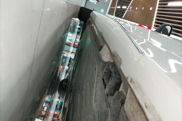 奔驰C级 2024款 改款 C 260 L 运动版局部细节9002