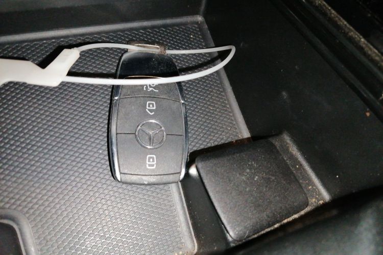 奔驰A级 2021款 A 200 L 运动轿车动感型中控内饰11