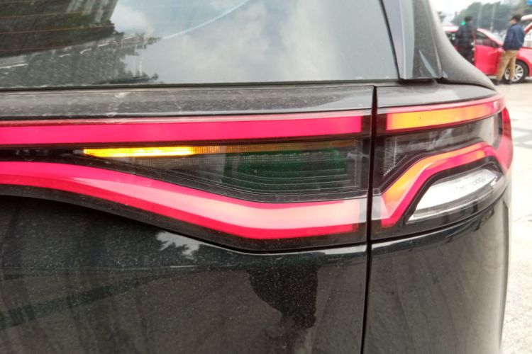 比亚迪 唐 2018款 2.0T 自动智联尊荣型 7座 国V车身外观6006