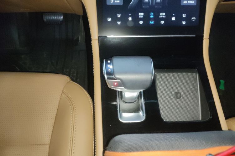 理想汽车 理想ONE 2021款 增程6座版中控内饰18