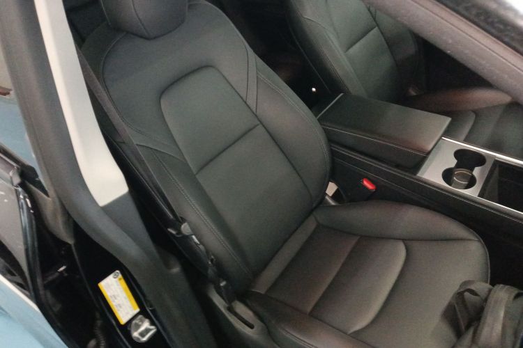 特斯拉 Model Y 2022款 后轮驱动版局部细节41