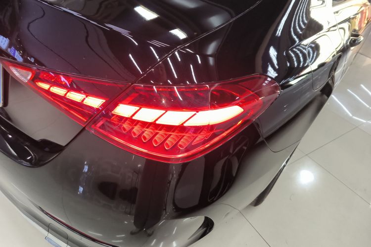 奔驰C级 2022款 C 260 L 运动版车身外观9