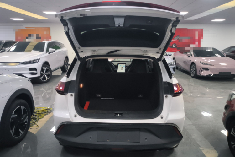 小鹏G3 2019款 尊享版机舱底盘23