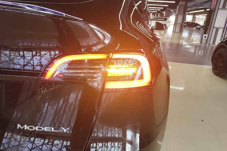 特斯拉 Model Y 2022款 改款 后轮驱动版车身外观6005