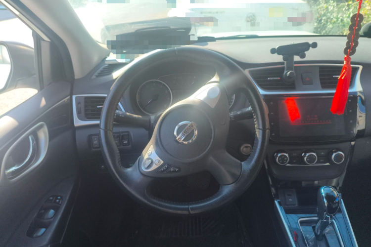 日产 轩逸 2018款 1.6XV CVT尊享版中控内饰13