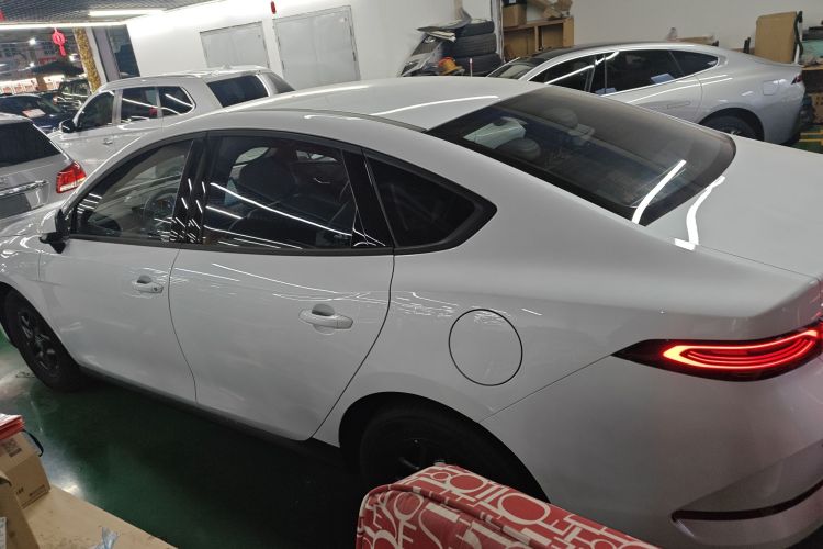 比亚迪 秦PLUS 2025款 DM-i 智驾版 55KM领先型车身外观4